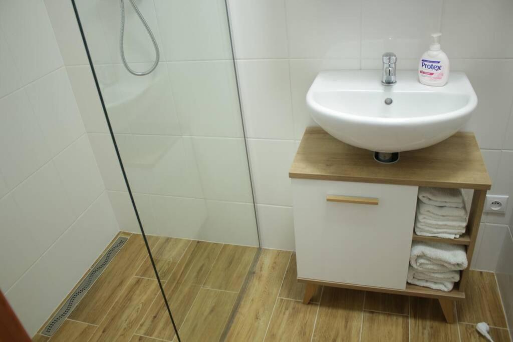 Апартаменти Apartman - Dlhe Diely Братислава Екстер'єр фото